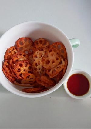 Hình của món SNACK CỦ SEN CHIÊN GIÒN (RENKON CHIP) SỐT NGỌT.