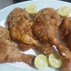 A picture of Fried chicken pieces 🍗.
