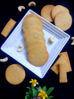 திணை குக்கிஸ் (foxtail millet cookies in tamil) செய்முறை முக்கிய புகைப்படம்