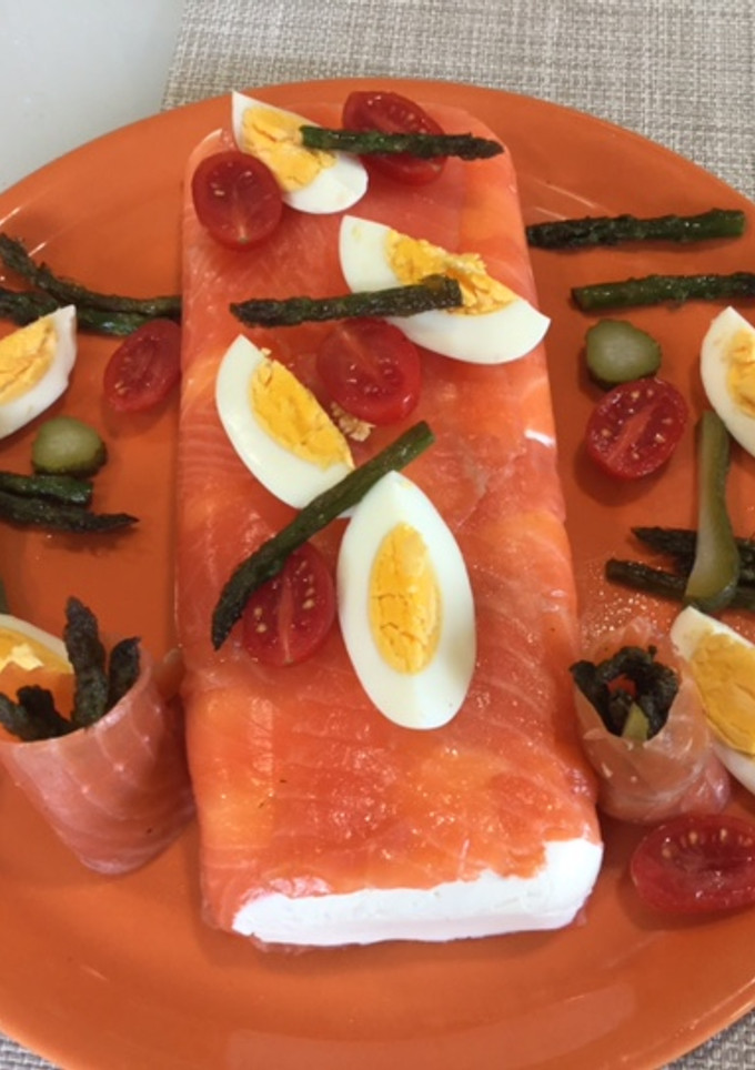 Una foto de Pastel de salmón y queso