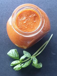 A picture of Garlic chilli paste.