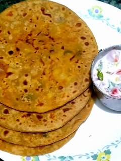 உருளை கிழங்கு பராட்டா (Urulaikilanku parota recipe in tamil) செய்முறை முக்கிய புகைப்படம்