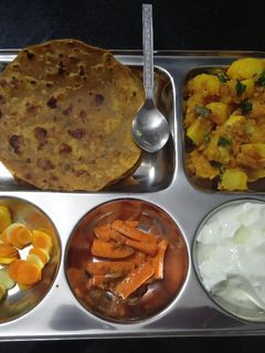 થેપલા (Thepla Recipe in Gujarati) રેસીપી મુખ્ય ફોટો