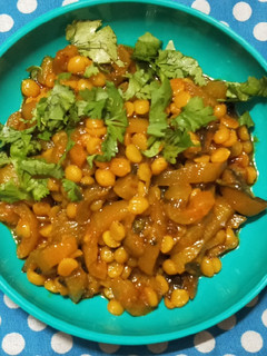 પરવળ ચણા દાળ નું શાક (Parval Chana Dal Shak Recipe In Gujarati) રેસીપી મુખ્ય ફોટો