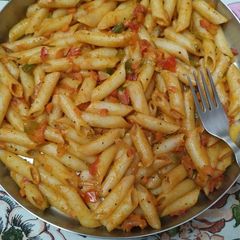 A picture of Pizza pasta.