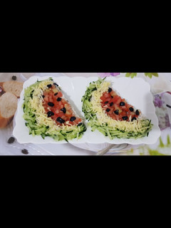 Una foto de Ensalada en forma de sandía 🍉