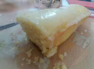 Una foto de Budín de limón y naranja con glace