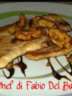 Foto di Petto di Tacchino Speziato con Noci e Glassa di Aceto Balsamico