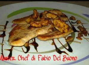 Foto di Petto di Tacchino Speziato con Noci e Glassa di Aceto Balsamico