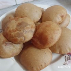 A picture of Masala puris.