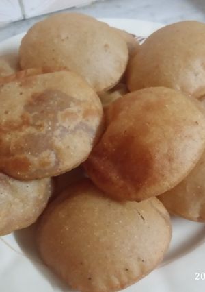 A picture of Masala puris.