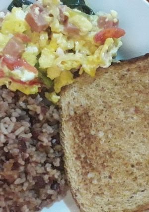 A picture of Scrambled Eggs 🥚.