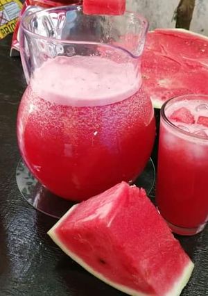 Una foto de Agua de Sandía natural