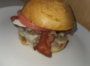 Una foto de Hamburguesa de costilla de res