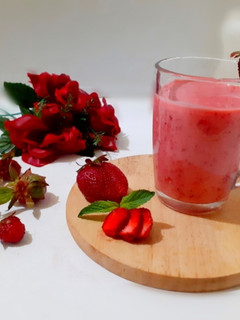 عکسی از دستور دسر ماست توت فرنگی 😋😍