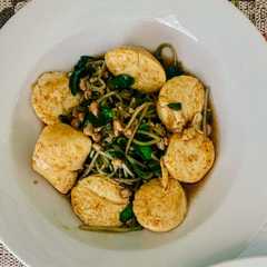 รูปของ ต้นอ่อนทานตะวัน+เต้าหู้ไข่ ผัดน้ำมันหอย