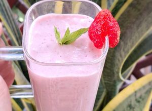 صورة لوصفة كوكتيل فراوله🍓 وموز🍌