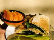 Una foto de wraps desayuno