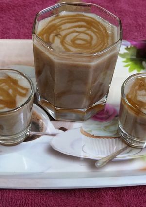 "चिक्कू चा मिल्कशेक"(Chiku Milkshake Recipe In Marathi) रेसिपी चे मुख्य फोटो