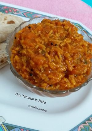 A picture of Sev Tamatar Ki Sabji.