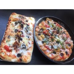 Double stuffed pizza A picture of Double stuffed pizza.
