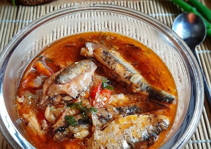 211. Sarden Bumbu Iris