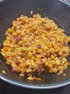 Una foto de Garbanzos con jamón