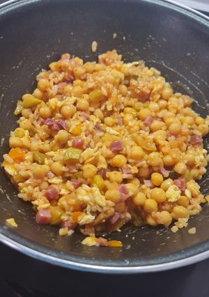 Una foto de Garbanzos con jamón