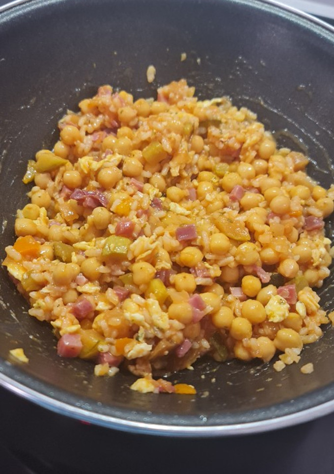 Una foto de Garbanzos con jamón