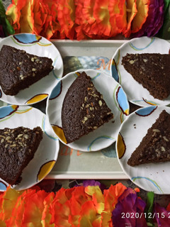 आटा केक(Aata cake recipe in Hindi) रेसिपी मुख्य फोटो