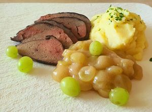 Grillezett máj "steak" rosé boros szőlőmártással recept fotója