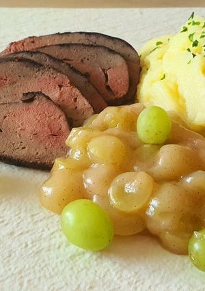 Grillezett máj "steak" rosé boros szőlőmártással recept fotója