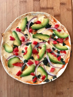 Una foto de Pizza de vegetales en masa de taco