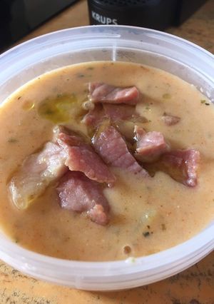 Krumplifőzelék sült sonkával recept fotója