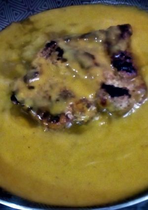 Una foto de Lomo de Cerdo🥩con Chutney de Mango🥭