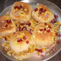 A picture of Dabeli.