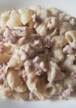 Una foto de Tiburones de pasta con carne a la bechamel