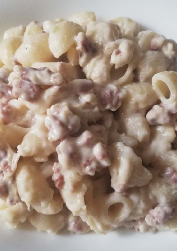 Una foto de Tiburones de pasta con carne a la bechamel