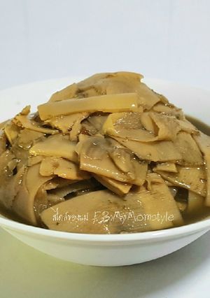 รูปของ หน่อไม้ต้มใบย่านาง