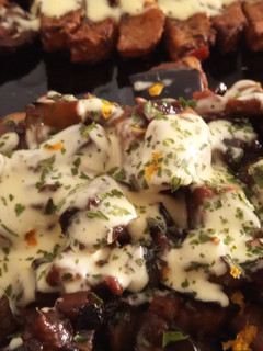 Una foto de Secreto ibérico más verduritas al wok con salsa de ostras y mayonesa