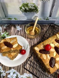 Foto resep Banana Dates Honey Buttercake