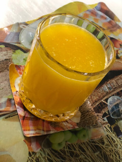 A picture of Mango juice.