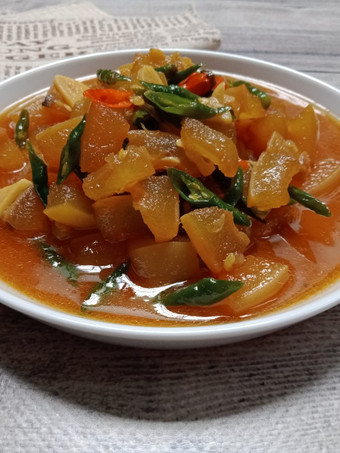 Anti Ribet, Memasak Oseng Kikil Cabai Hijau Irit Untuk Jualan