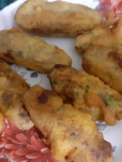 आलू पालक लौकी के कटलेट (Aloo palak lauki ke cutlet recipe in hindi) रेसिपी मुख्य फोटो