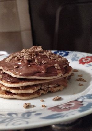 Φωτογραφία της συνταγής Pancakes με βρώμη, φυστικοβούτυρο και πραλίνα 🥞❣️