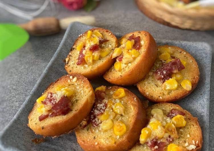 Garlic Bread with Corn Cheese