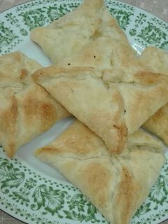 صورة لوصفة فطاير بيف بيستري محشو بالجبنة❤