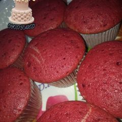 A picture of Red velvet cupcakes.