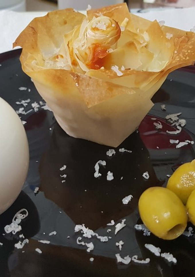 Una foto de Rosa de Pasta filo rellena