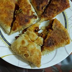 A picture of Mughlai chicken paratha.